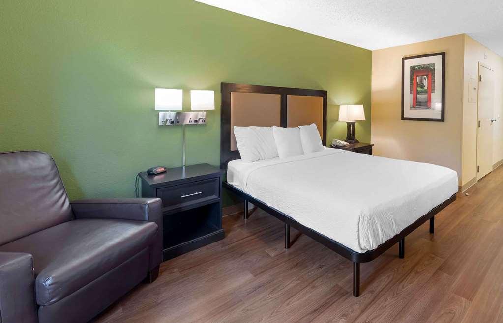 Extended Stay America Suites - Raleigh - Cary - Harrison Ave Habitación foto