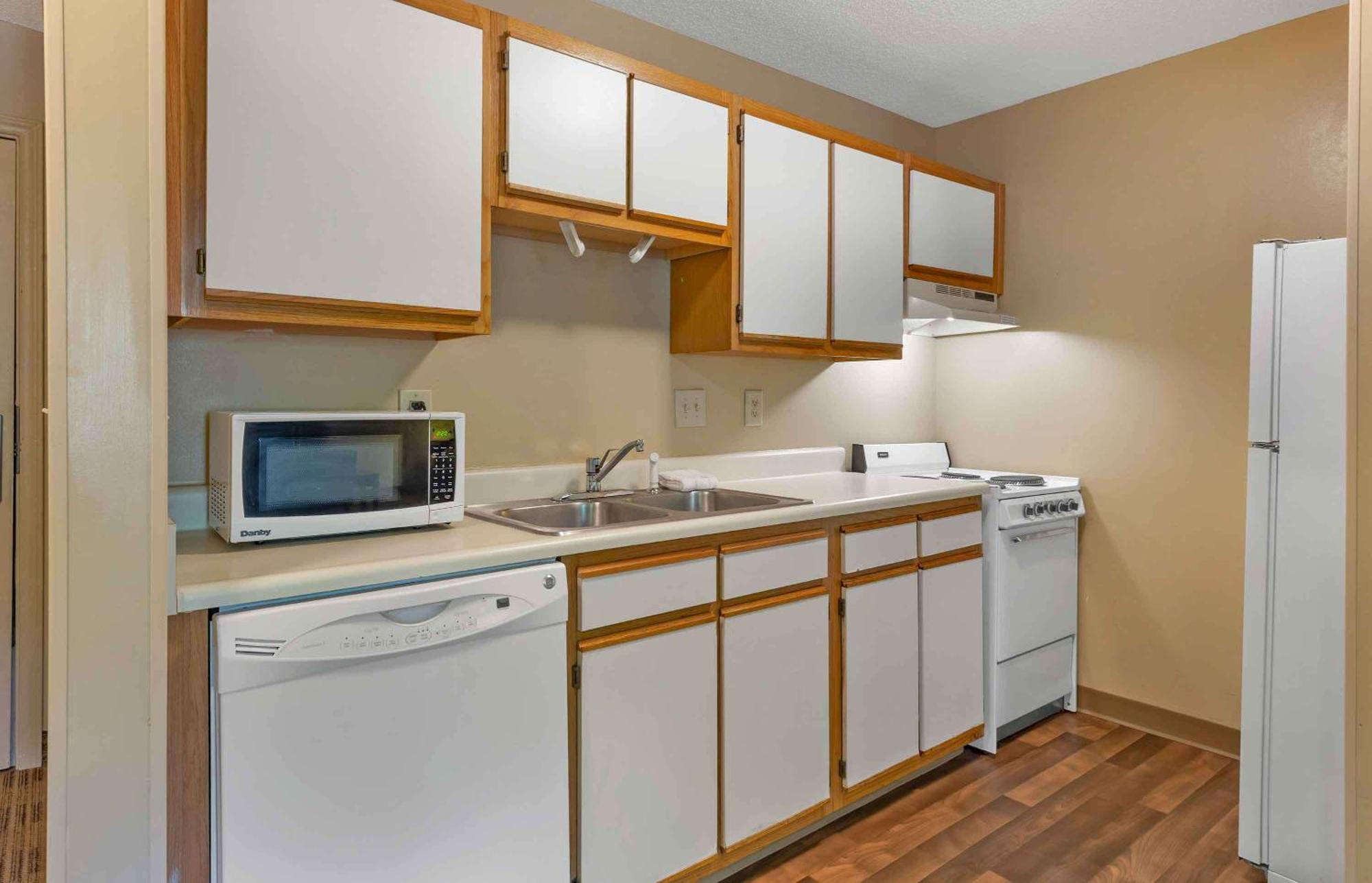 Extended Stay America Suites - Raleigh - Cary - Harrison Ave Exterior foto
